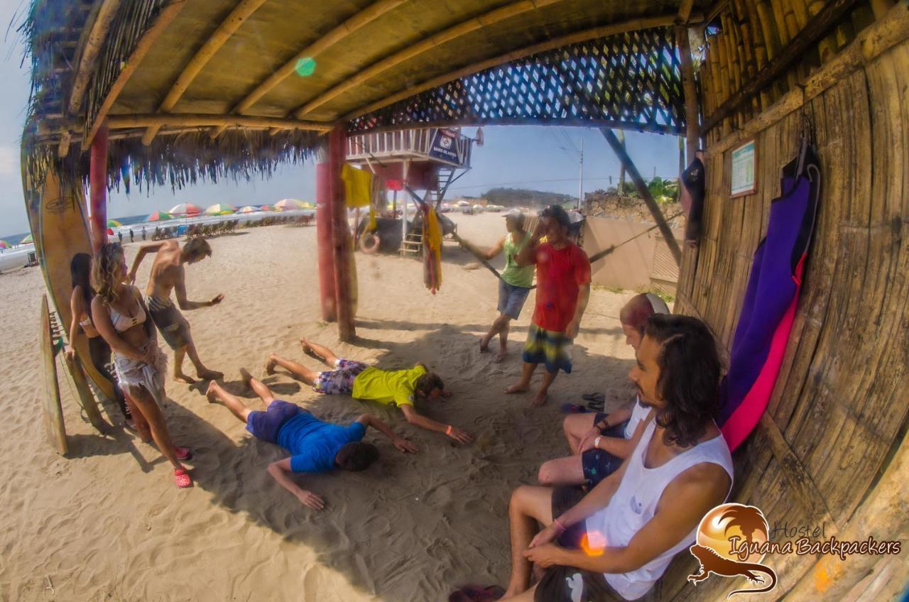 Iguana Beach House Hostel Montanita Bagian luar foto