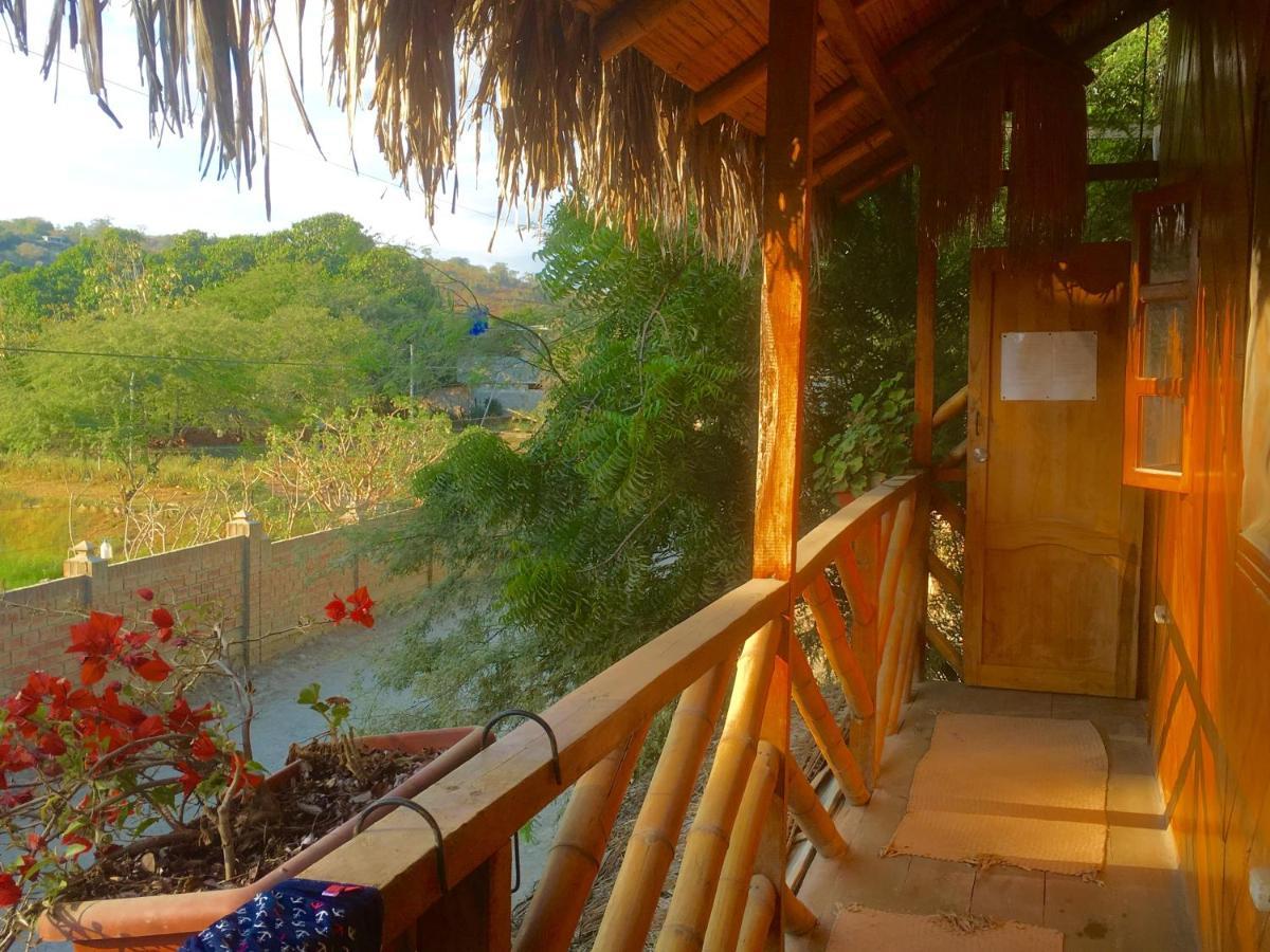 Iguana Beach House Hostel Montanita Bagian luar foto